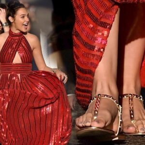 Gal Gadot Feet, some gal gadot feet pictures, gal gadot height in feet, gal gadot sexy feet, wikifeet, Sexy Gal Gadot Feet Pictures, Hot Gadot Feet Pictures.