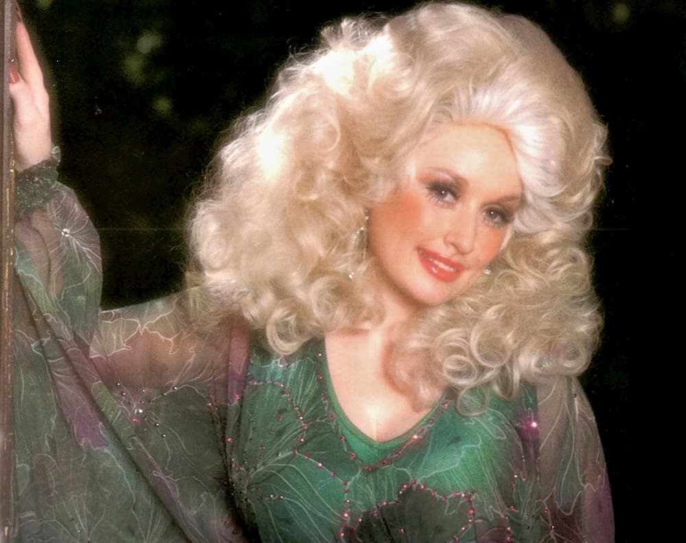 What are Dolly Parton measurements dolly parton height, how tall is dolly parton, dolly parton body, dolly parton bra size, dolly parton breasts, are dolly partons boobs real, dolly parton breast size, dolly parton breast, are dolly parton's boobs real, does dolly parton have breast implants, reese witherspoon measurements, celebrity bra sizes, dolly parton breast implants, bra size, breast size, plastic surgery, breast implants, natural breasts, most beautiful actresses