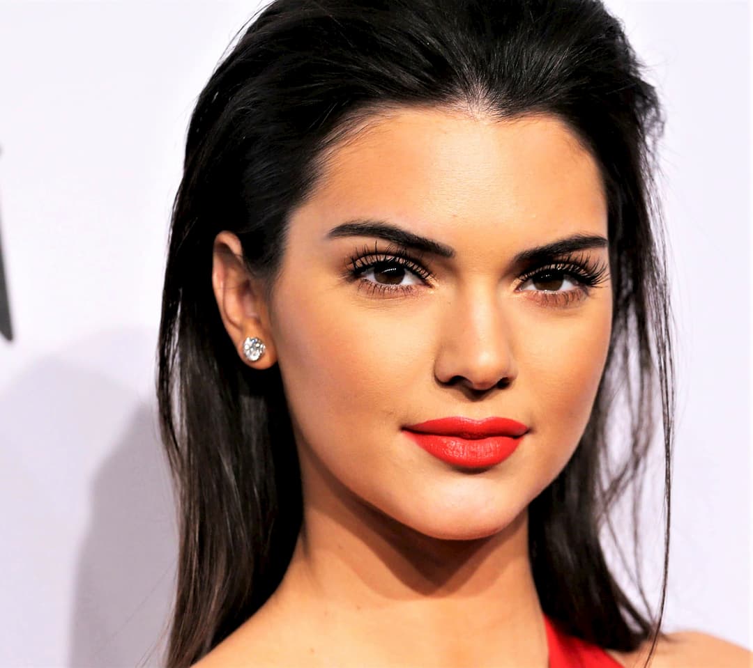 Kendall Jenner Measurements – Height, Weight, Age, Bra Size & Body ...