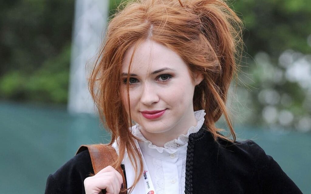 Karen Gillan Measurements Height Weight Age Feet Size And Net Worth Ubergossip